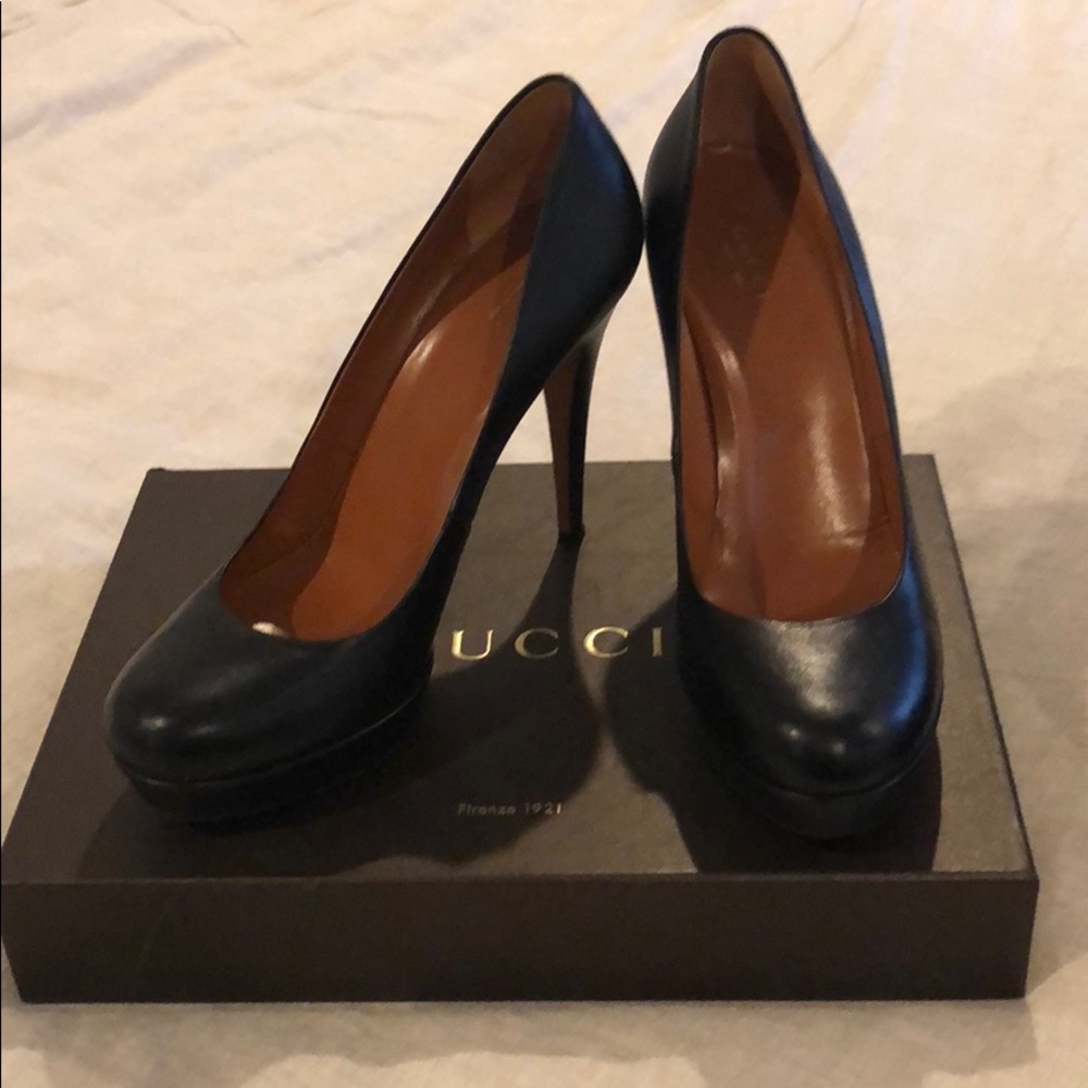 Gucci black pumps